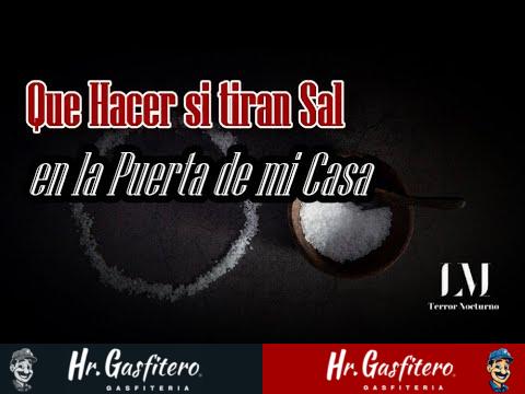 El significado de tirar sal en la entrada de la casa El significado de tirar sal en la entrada de la casa